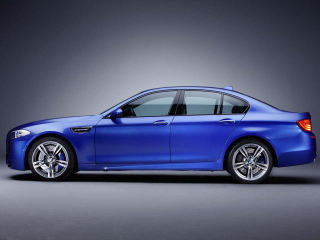Illustration for article titled 2012 BMW M5: First Photos